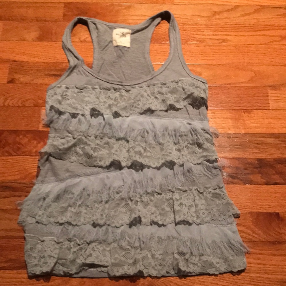 Hollister Tank Size Small